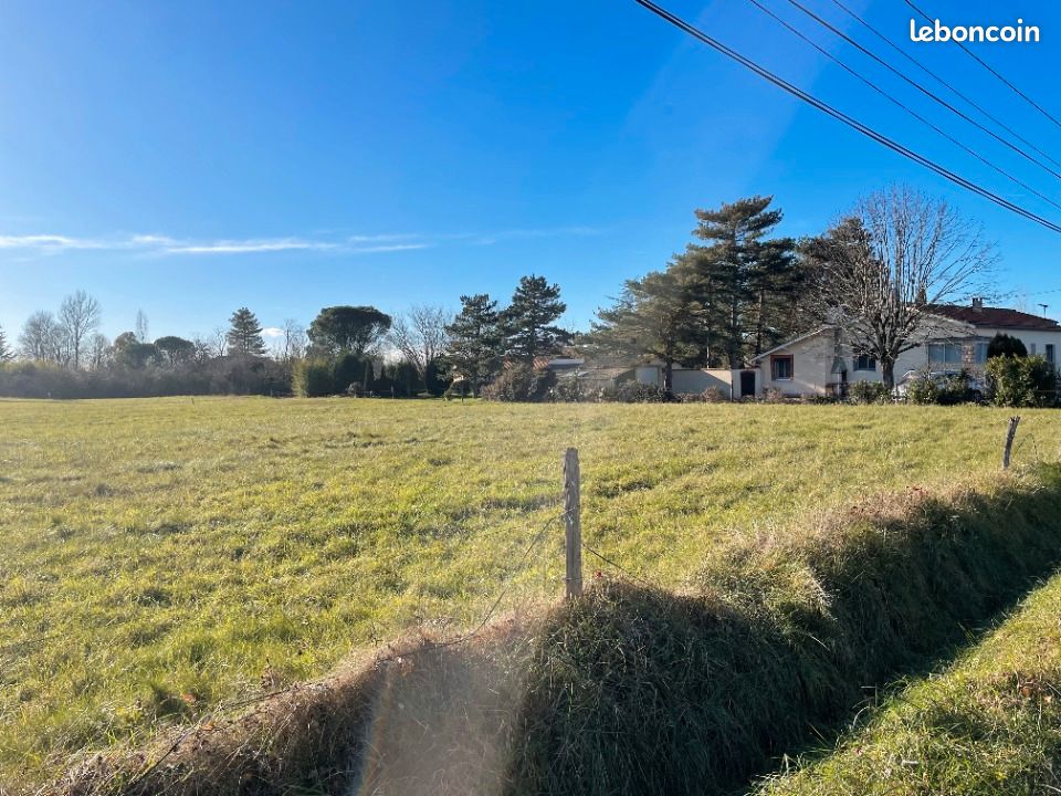 Terrain 715 m² Revel · 67 000 €