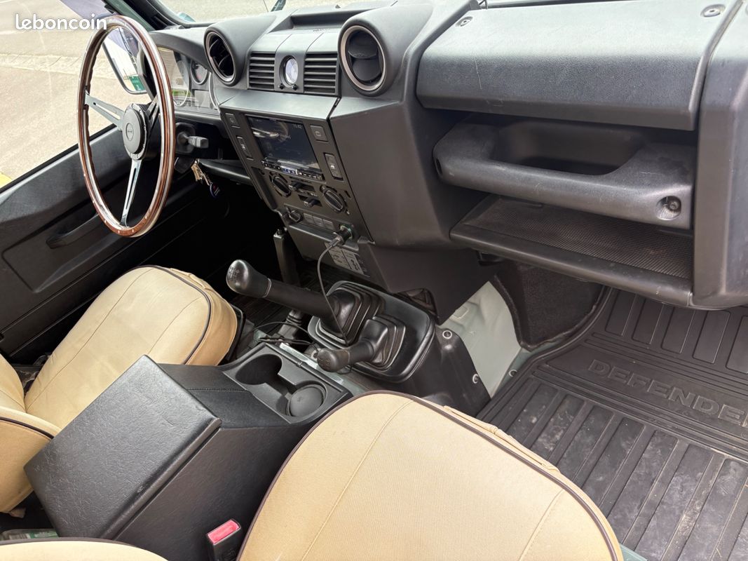 Land rover defender soft top heritage 90 2.4 td 120 ch serie-limitee 4wd / camera de recul / carplay (image 22)