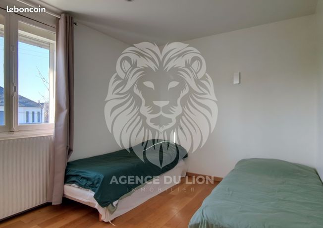 https://img.leboncoin.fr/api/v1/lbcpb1/images/8f/61/9d/8f619d6d07433b9727820311ee0798a6b880afad.jpg?rule=ad-image