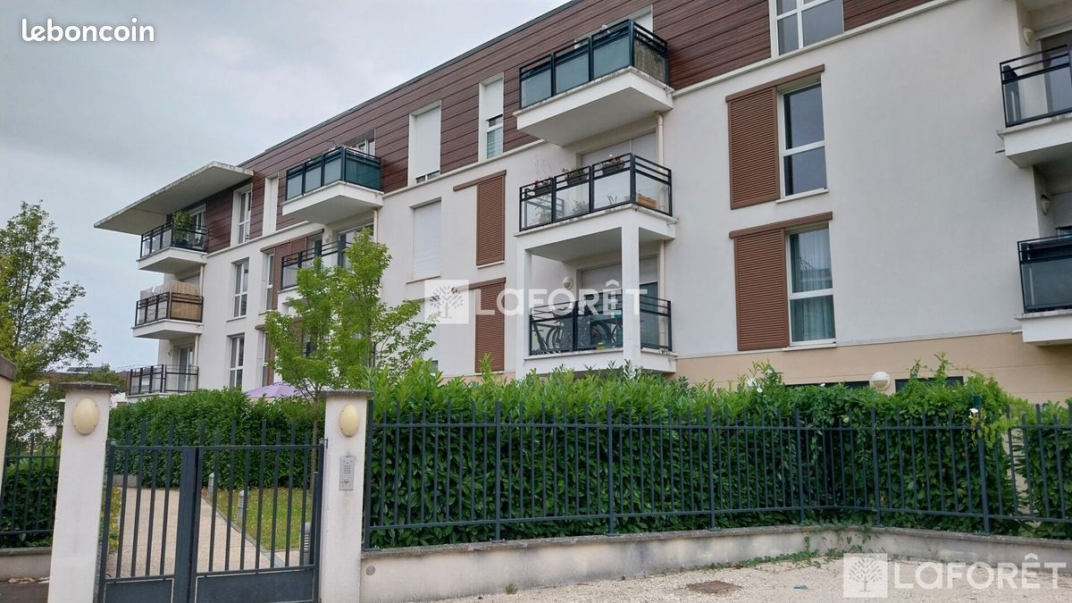 Appartement 1 pièce 27 m² · à Palaiseau · 27 m² · 696 €/mois