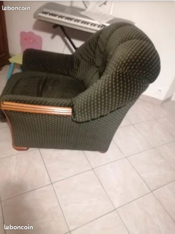 Vend canapé 3 places avec 2 fauteuils (image 3)