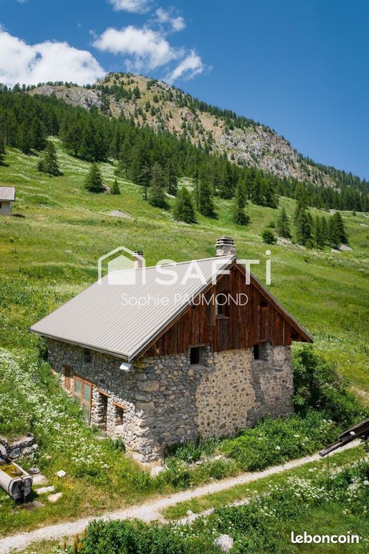 Maison 7 pièces 200 m² · à La Salle-les-Alpes · 200 m² · 468 000 €