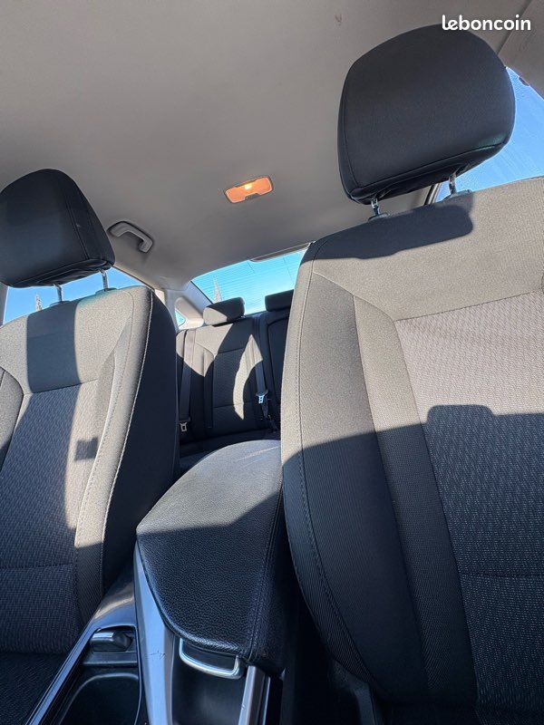 🚘 Hyundai i40 1.7 CRDi Pack Business Blue Drive (image 7)