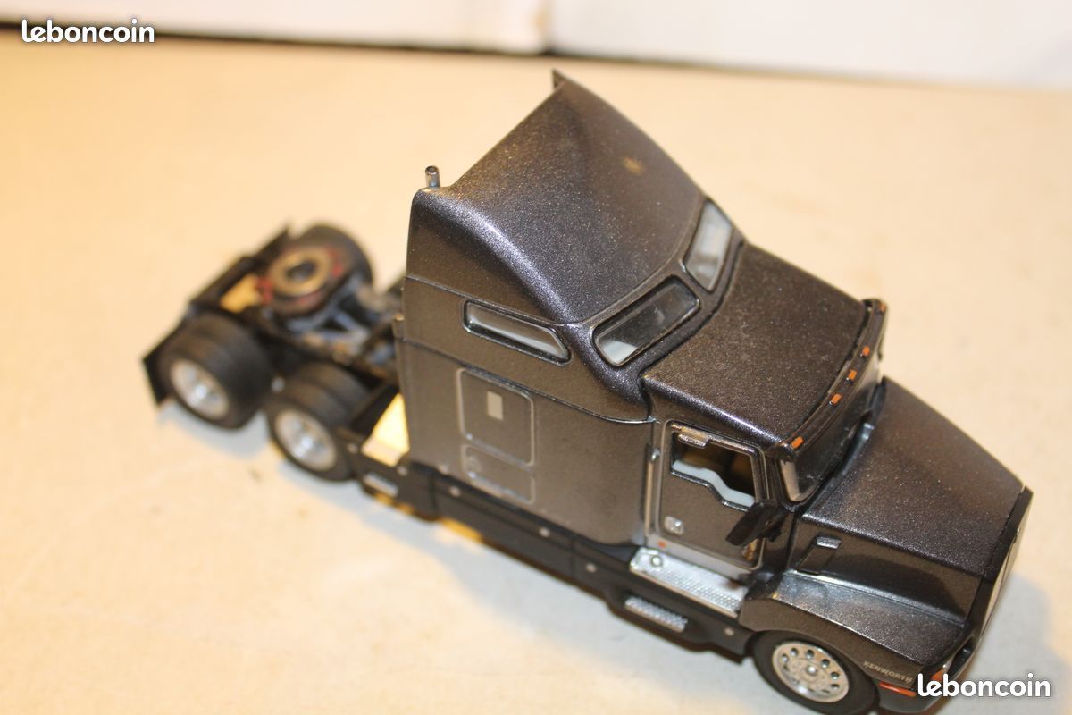 HERPA 1:87 EXCLUSIVE SERIES CAMION AMERICAIN REMORQUE MERRY CHRISTMAS 2002