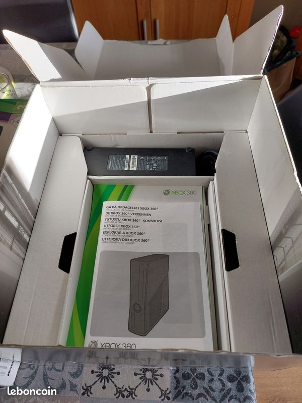 Xbox 360 + kinect + 3 manettes + dd 41 jeux + 16 jeux (image 2)