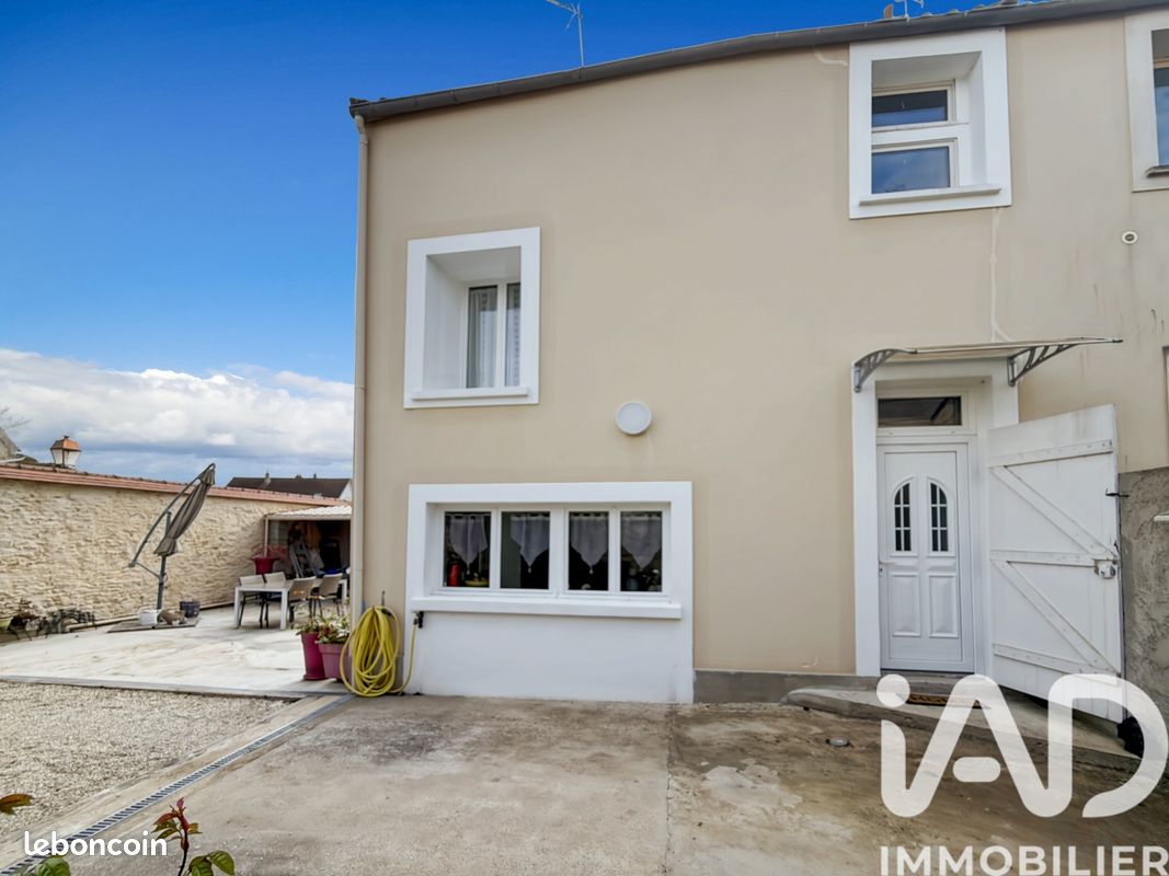 Maison 4 pièces 71 m² · à Champeaux · 71 m² · 215 000 €