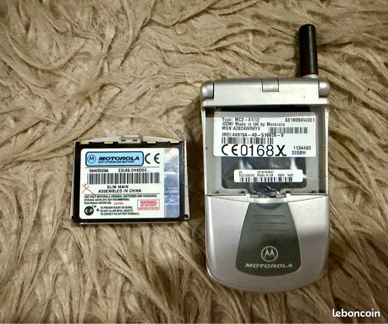 L'histoire des téléphones à clapet Clip-Phone. Du célébre StarTAC aux