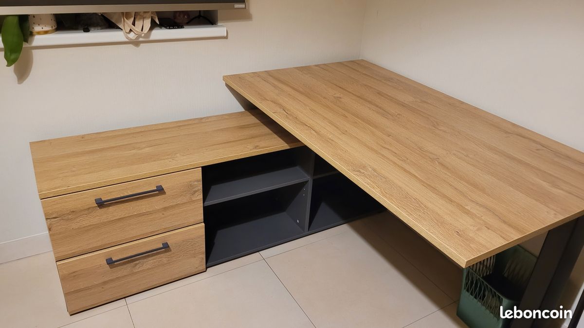 Bureau (image 2)