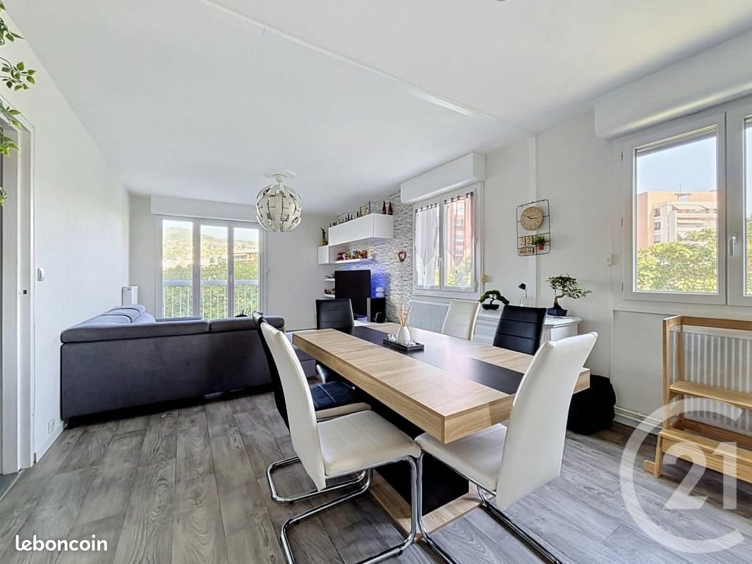 Appartement 5 pièces 93 m² · à Clermont-Ferrand · 93 m² · 194 000 €
