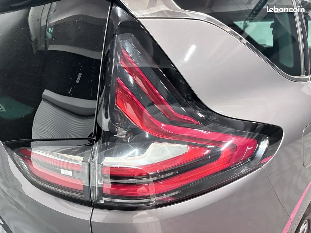 Renault ESPACE V 1.6 DCi Zen - Sièges chauffant x massant (image 38)