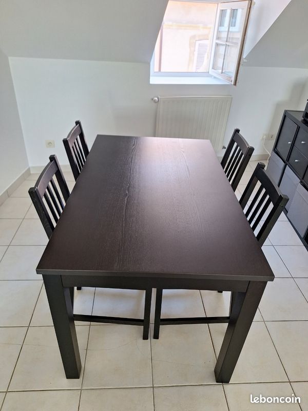 Table extensible avec 4 chaises (image 1)