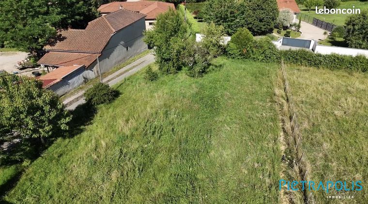 Terrain 730 m² Saint-Julien-sur-Veyle