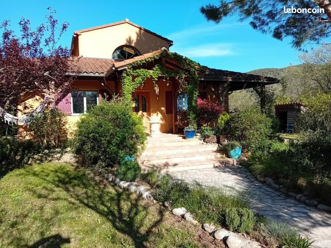 Maison 7 pièces 221 m² · à Eus · 221 m² · 725 000 €