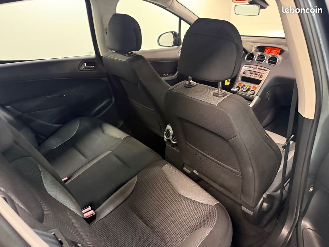 PEUGEOT 308 1.4 VTi 95ch Premium (image 4)