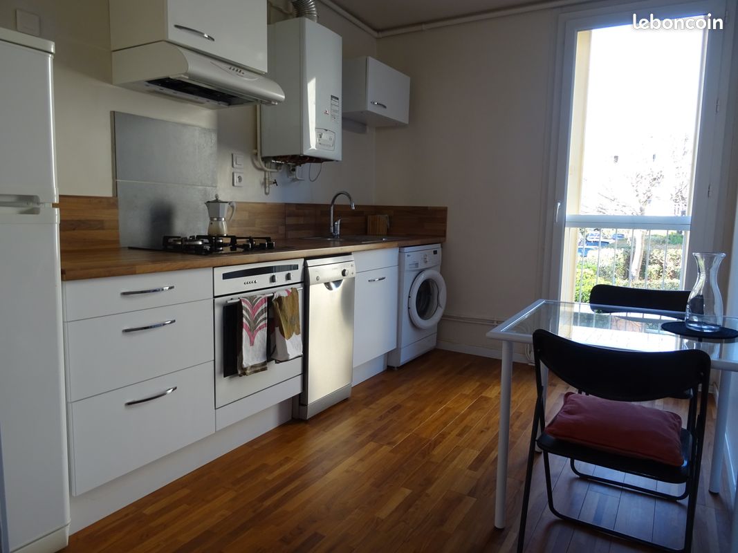 Appartement 2 pièces 49 m² · à Aix-en-Provence · 49 m² · 990 €