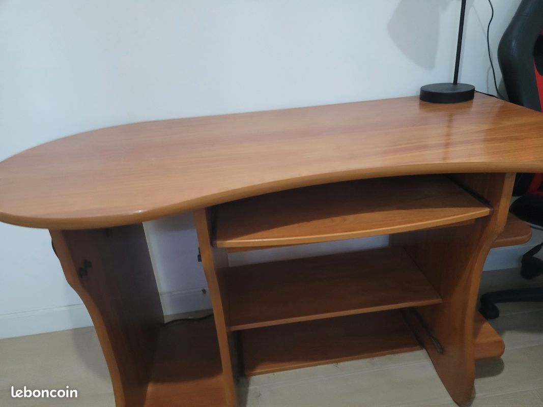 Bureau (image 2)