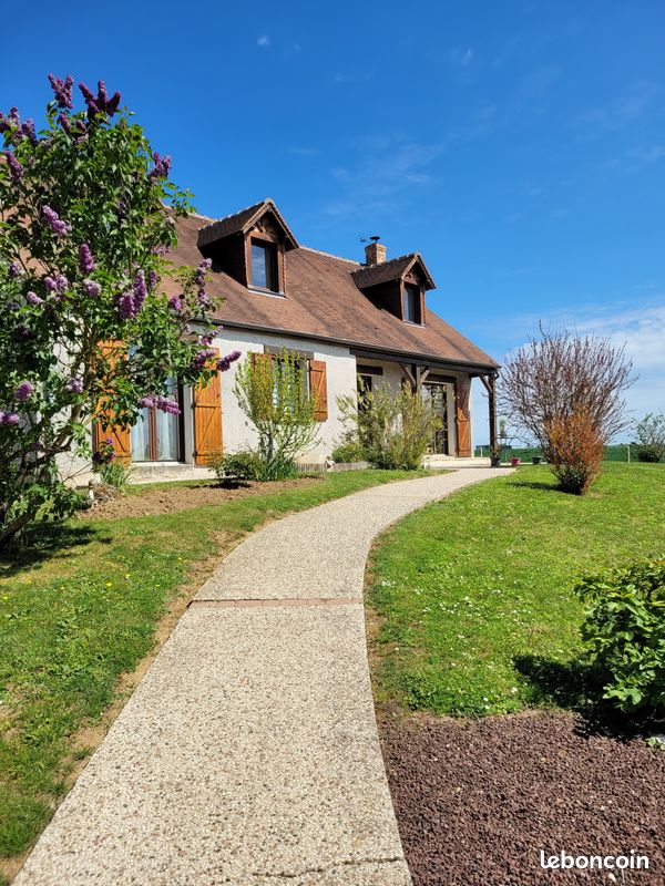 Maison 6 pièces 149 m² · à Notre-Dame-d'Oé · 149 m² · 445 000 €