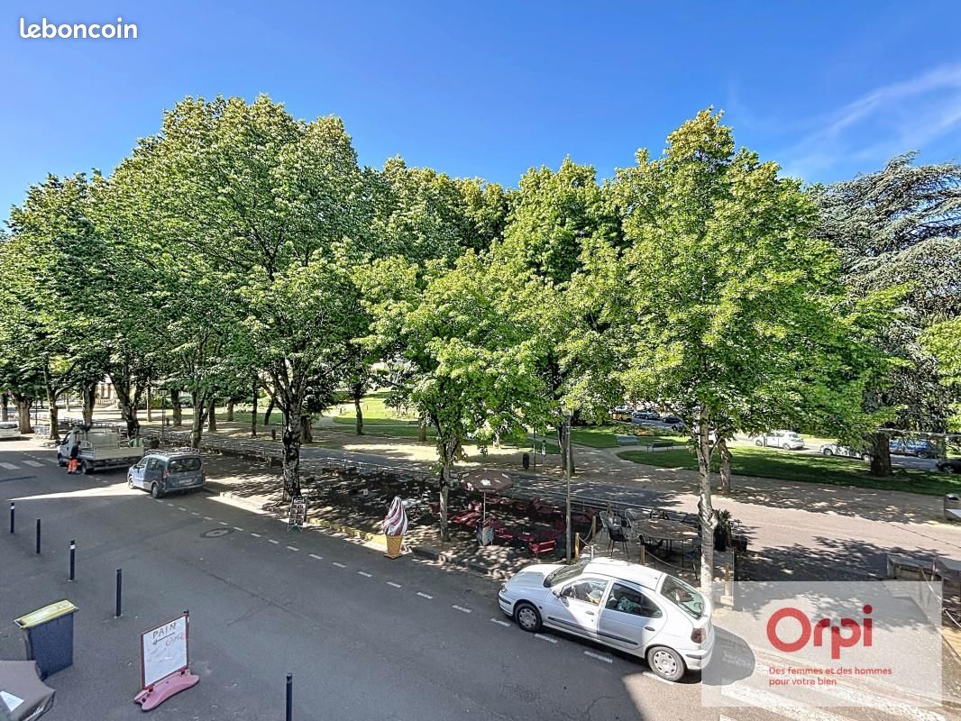 Appartement 3 pièces 84 m² · à Néris-les-Bains · 84 m² · 590 €