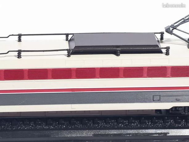 Atlas Limited Edition - Miniature H0 1:87 SNCF CC 40101 France 1964 Sur Socle