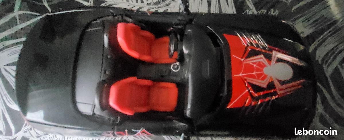 Voiture de collection MARVEL (image 5)