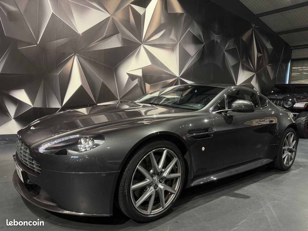 Aston Martin V8 Vantage S Sportshift II V8 4.7 436 CH BVA7 Cuir Clim Auto GPS Pack Carbonne Volant Alcantara 2012 (image 1)