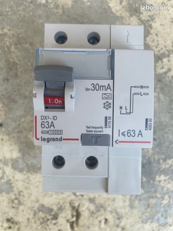 LEGRAND 411211 DISJONCTEUR DIFFERENTIEL 4POLE 63A 300mA TYPE AC. TETRA LEGRAND 411211 DISJONCTEUR DIFFERENTIEL 4POLE 63A 300mA TYPE AC. TETRA