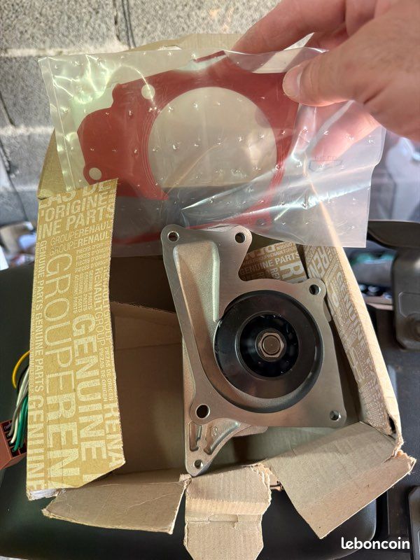Pompe à eau origine Renault 1,5 dci (image 1)