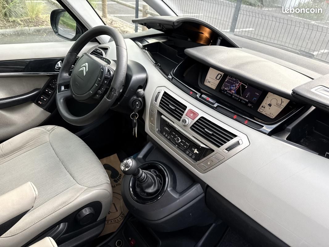 Citroën C4 Picasso Grand 1.6 HDi 112cv Exclusive *Ct Révision Kit Distribution Ok*Véhicule Sous G... (image 23)
