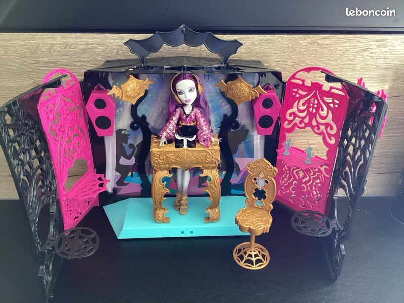 Monster high Party Lounge (image 1)