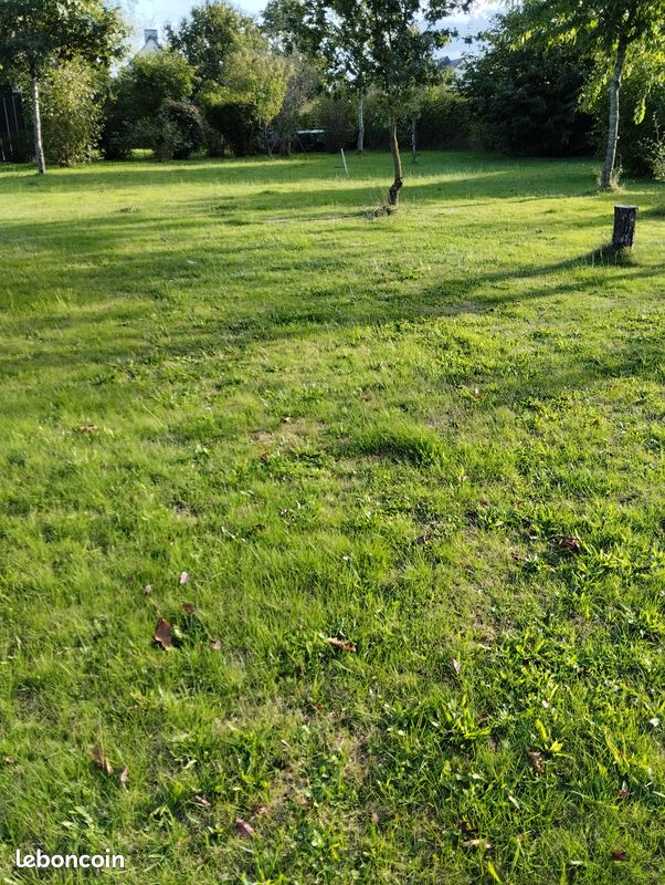 Terrain 980 m² · à Pléchâtel · 85 000 €