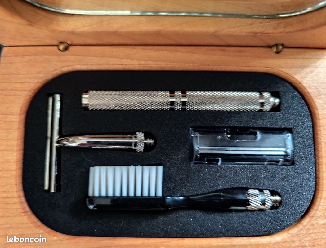 Coffret bois rasoir et brosse à dents (neuf) (image 3)