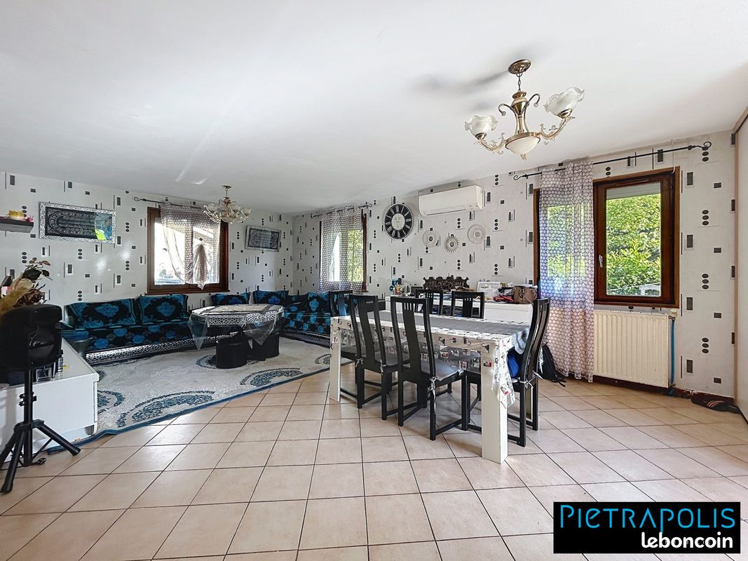Maison 4 pièces 160 m² · à Meyzieu · 160 m² · 345 000 €