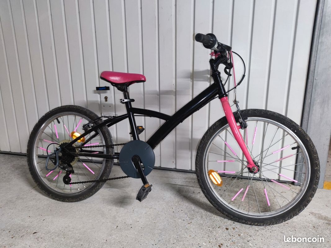 Vélo BTWIN rose et noir Vélos