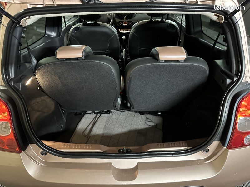 Renault TWINGO II 1.5 DCI 75CH MISS SIXTY ECO² PREMIÈRE MAIN GARANTIE 60 MOIS POSSIBLE (image 23)