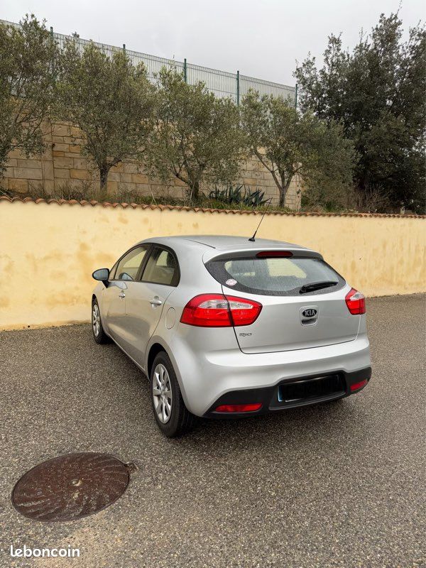 Kia Rio 1.2 Style 85 - Voitures