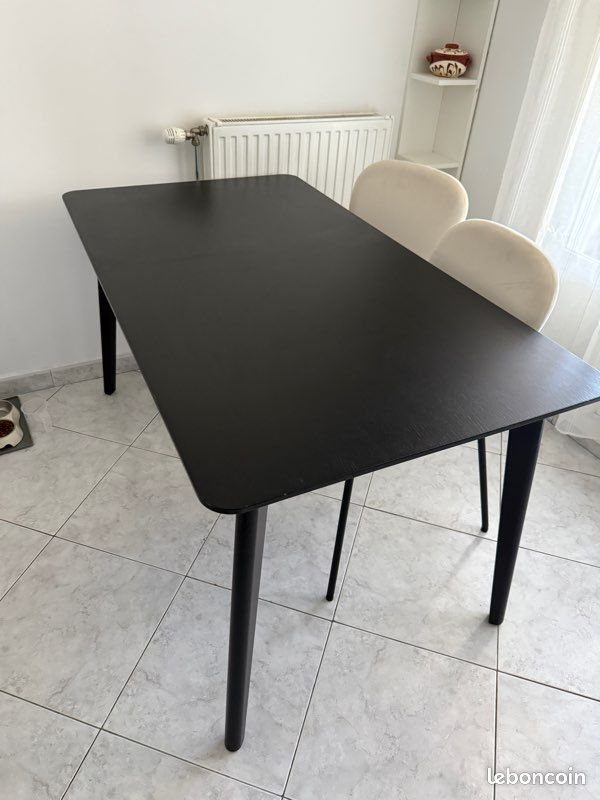 Table a manger (image 2)