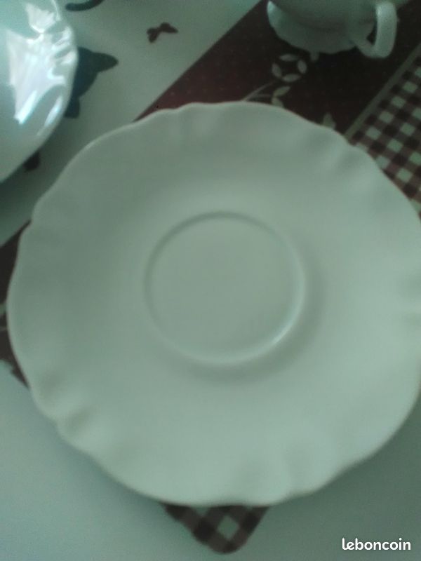 6 tasses à thé et sucrier en fine porcelaine de Limoges (image 2)