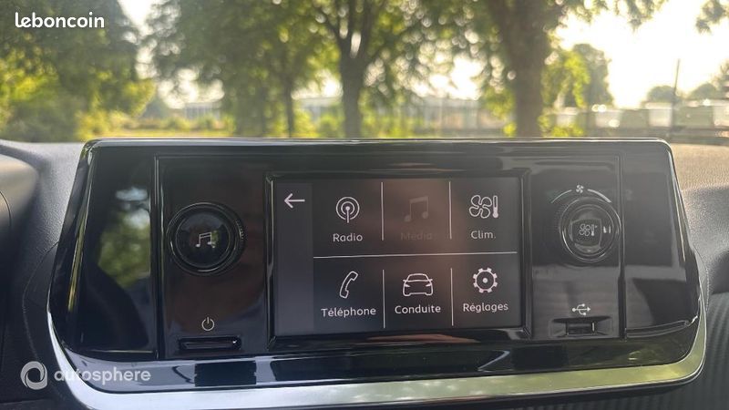 Peugeot 208 1.2 PureTech 75ch S&S Like (image 28)