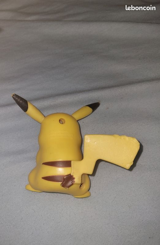 Figurine pikachu (image 3)