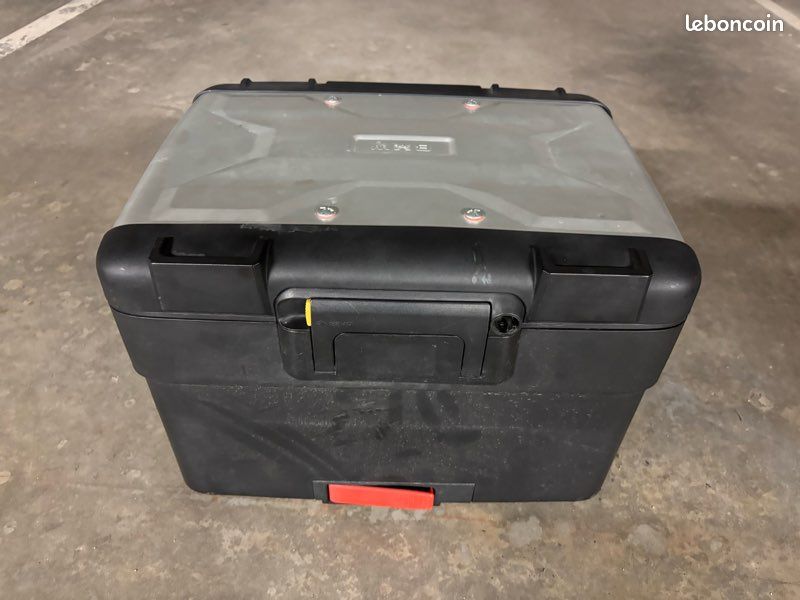 Top case BMW d’origine aluminium – Excellent état (image 1)