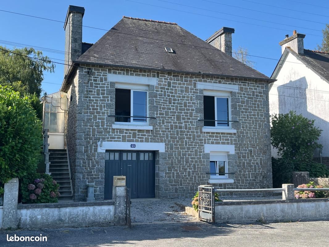 Maison 3 pièces 100 m² · à Plouguernével · 100 m² · 149 800 €