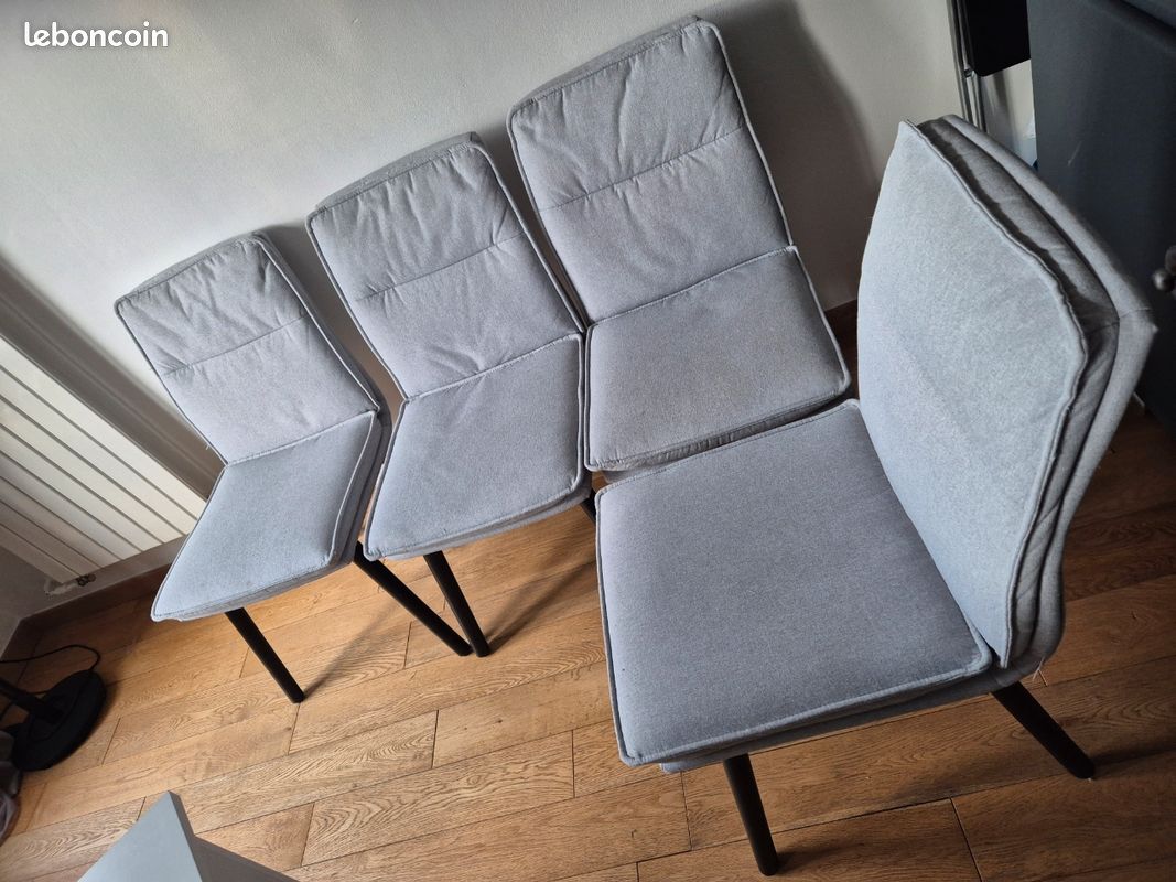 Chaises grises (image 1)
