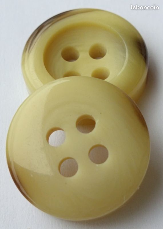 Lot de 12 boutons beiges carrés marbrés (22mm) + 2 boutons beiges offerts - LOT N°21 - (image 7)