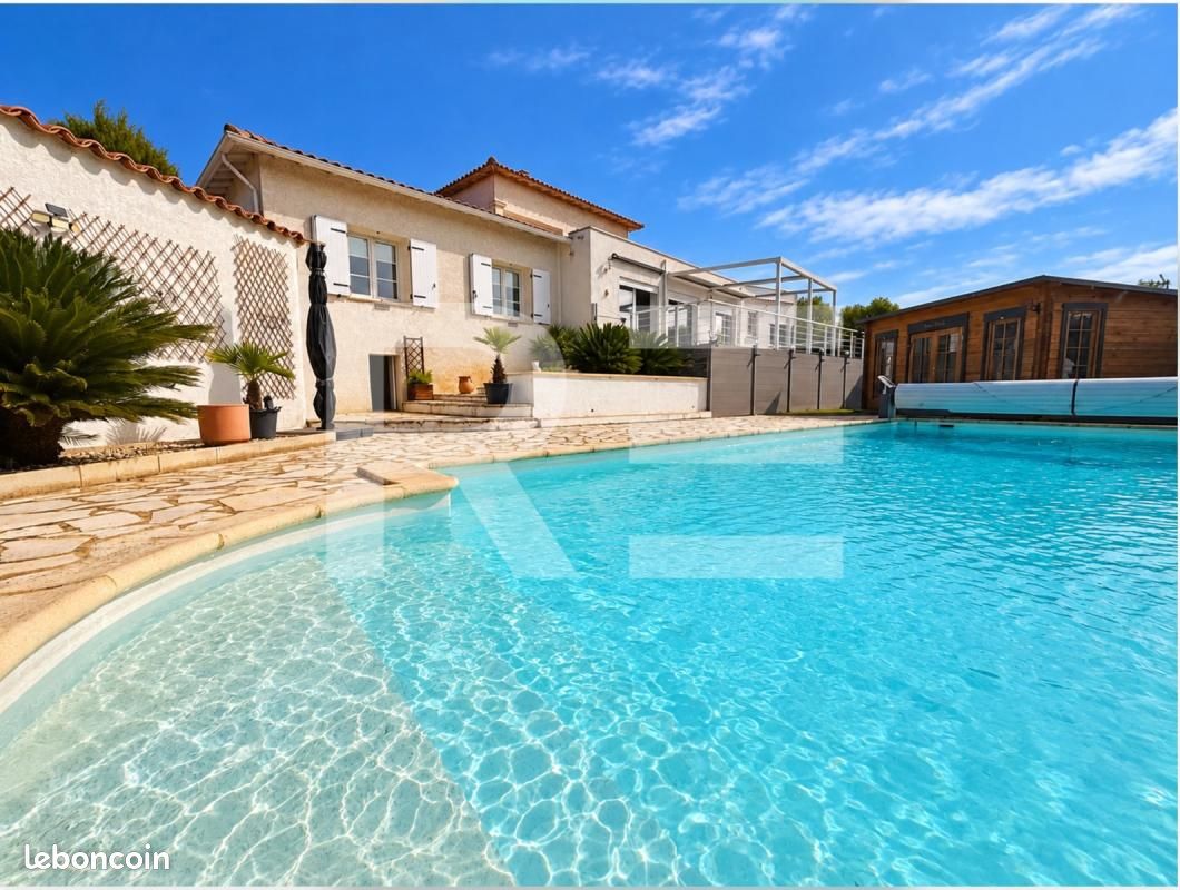 Maison 7 pièces 220 m² · à Lédenon · 220 m² · 685 000 €