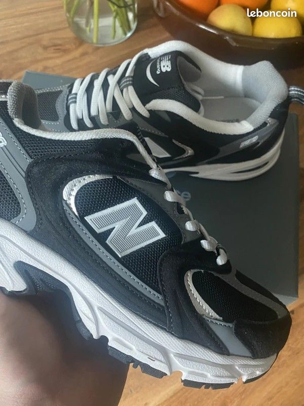 Chaussure NewBalance Noir neuve (image 3)