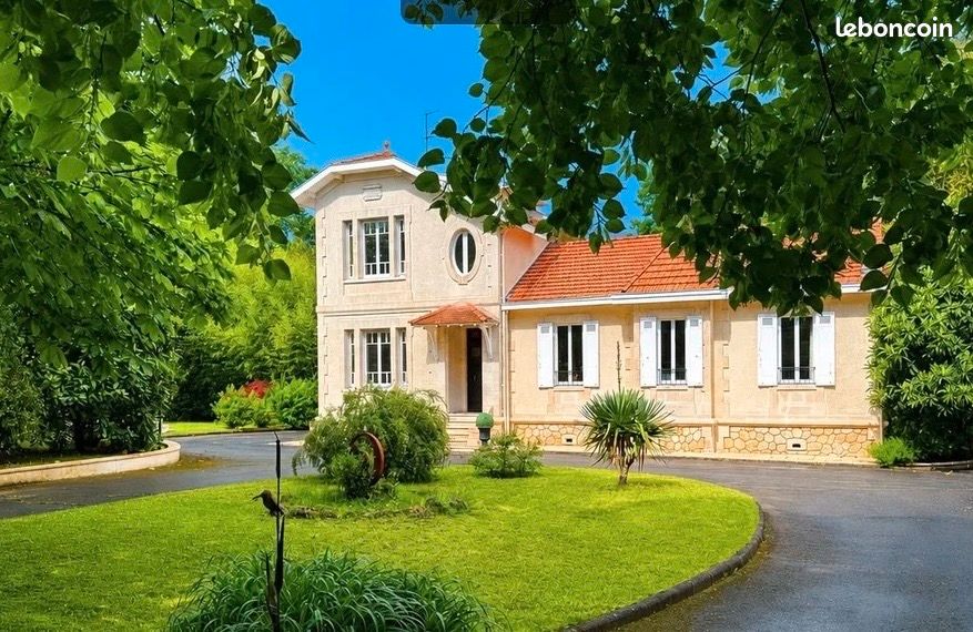 Maison 8 pièces 215 m² · à Gradignan · 215 m² · 1 099 000 €