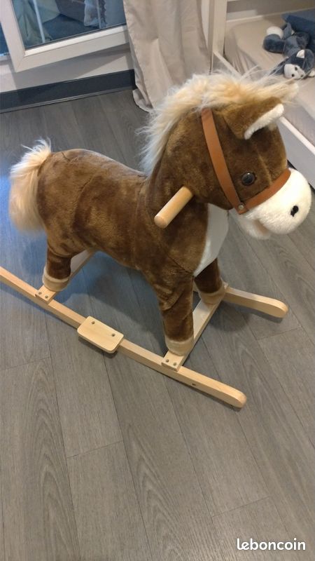 Cheval balançoire enfant (image 1)