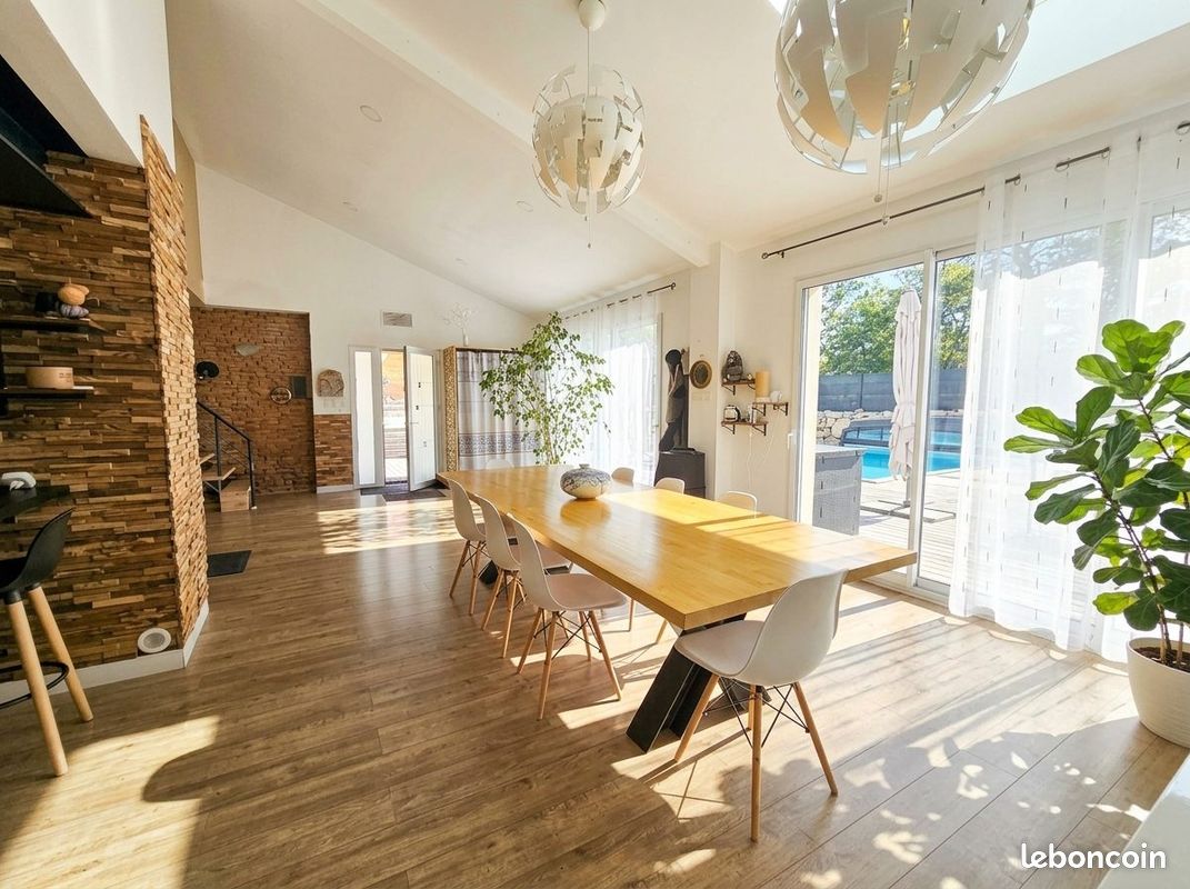 Maison 8 pièces 270 m² · à Saint-Lys · 270 m² · 698 000 €