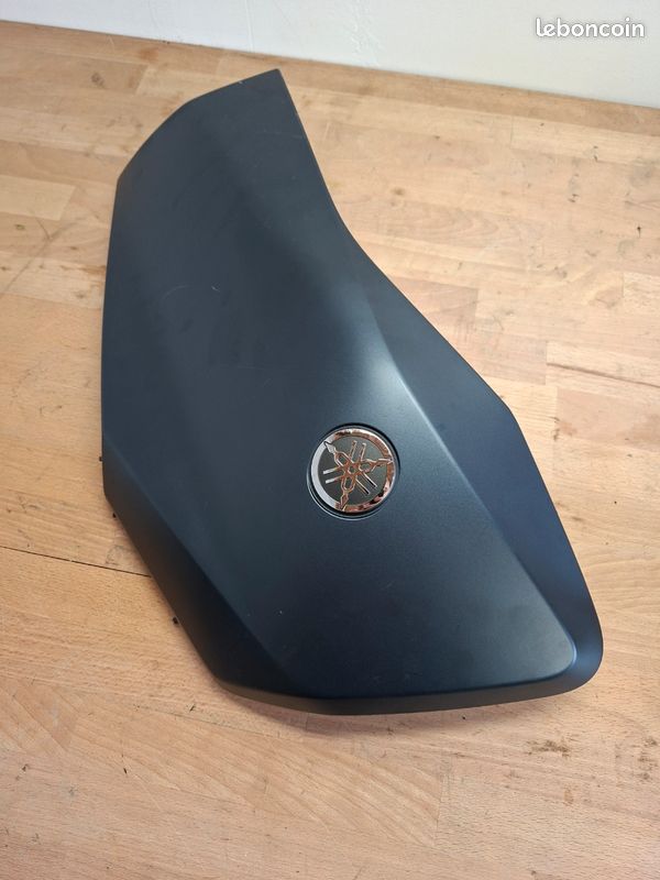 Carénage avant gauche Yamaha XMAX phase 4 (image 1)