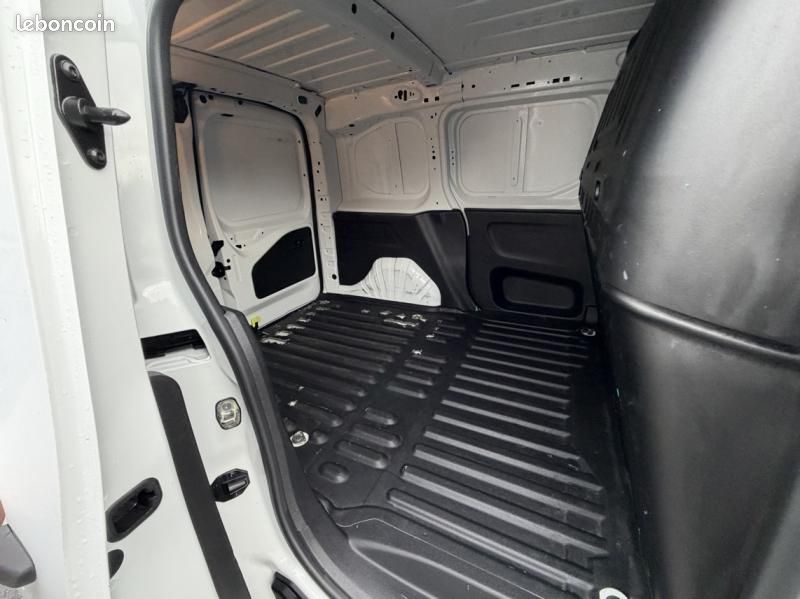 Citroen Berlingo Van M 650kg BlueHDi 100 S&S Driver BVM5 (image 6)